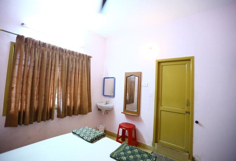 בית מלון כפרי Abirami Residency