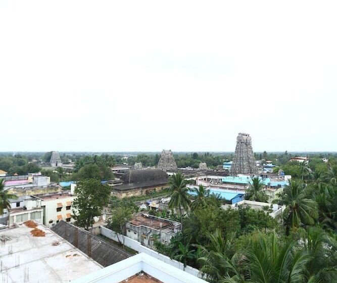 בית מלון כפרי Abirami Residency