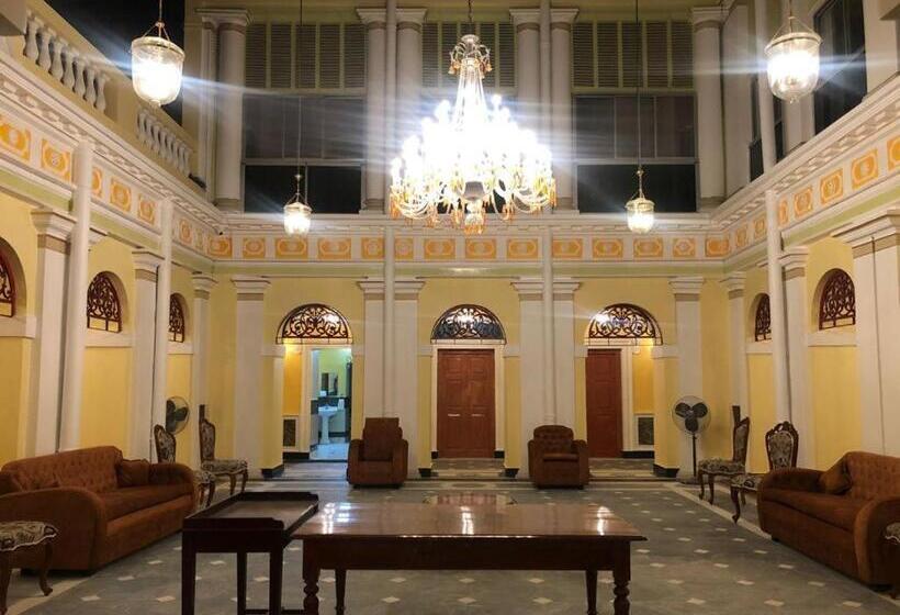Otel Cossimbazar Palace Of The Roys