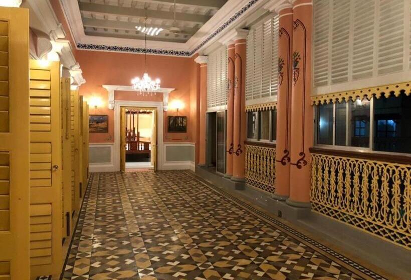 Otel Cossimbazar Palace Of The Roys