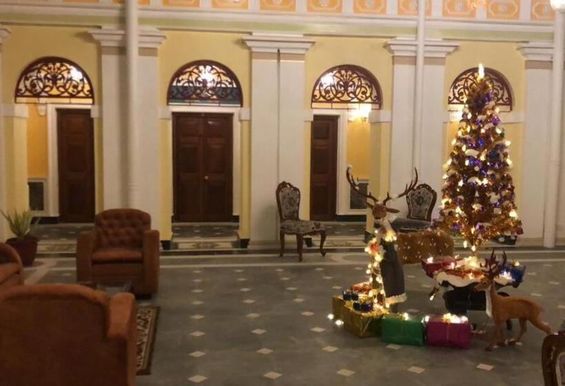 Otel Cossimbazar Palace Of The Roys