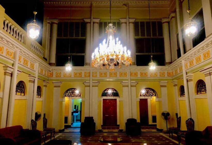 Otel Cossimbazar Palace Of The Roys