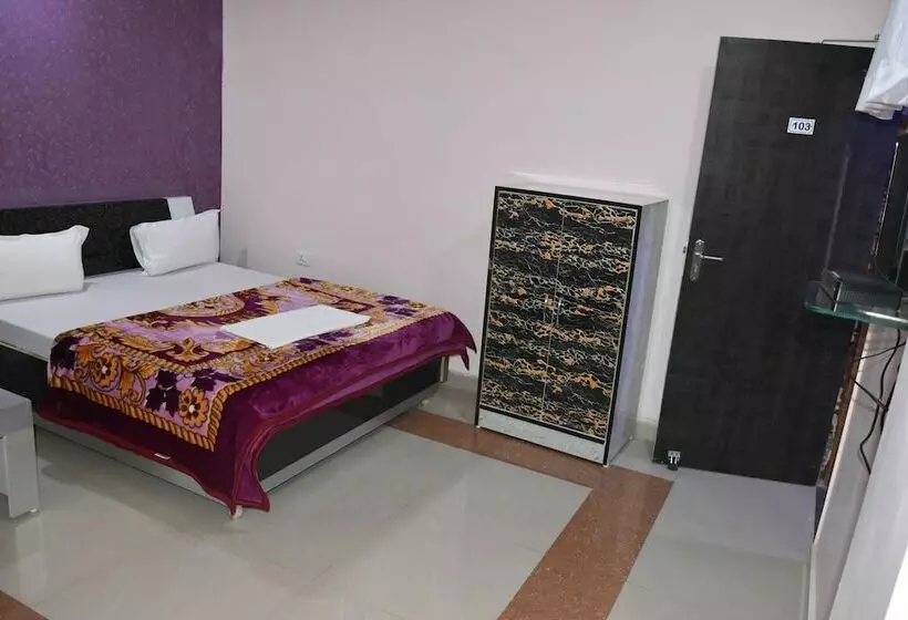 Grand Hotel Vinayak