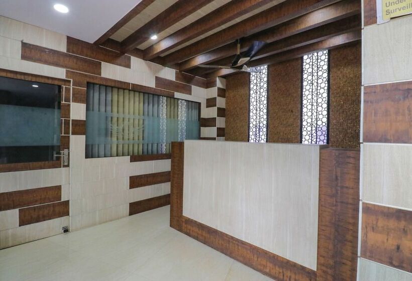 ホテル J J Residency By Oyo Rooms