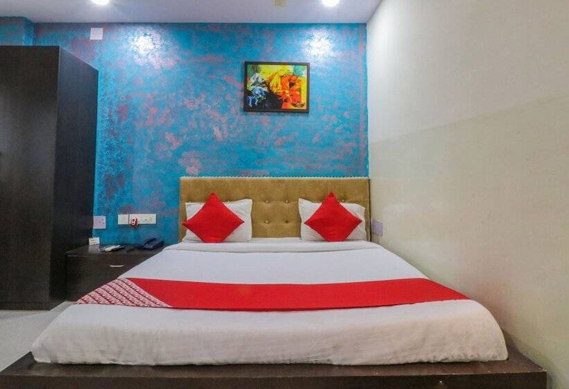 ホテル J J Residency By Oyo Rooms