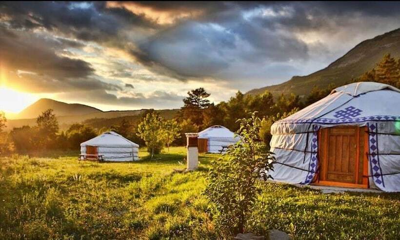 酒店 Verdon Yourtes Camping à La Ferme