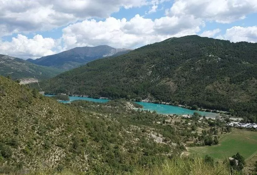 ホテル Verdon Yourtes Camping à La Ferme