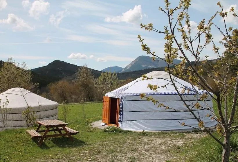 ホテル Verdon Yourtes Camping à La Ferme