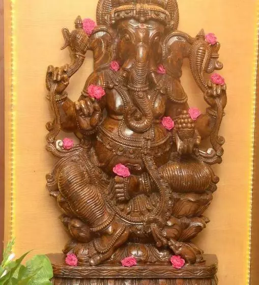 Kanakabhishegam First Hotel From The Thirukadaiyur Temple