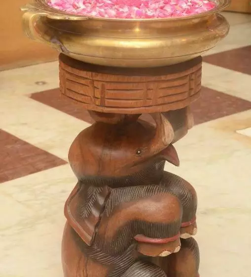 Kanakabhishegam First Hotel From The Thirukadaiyur Temple