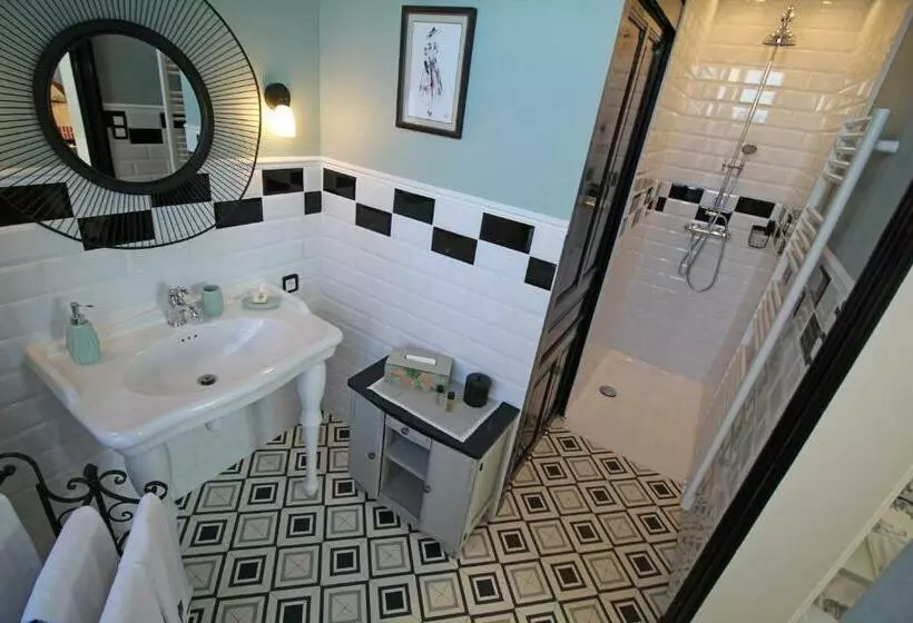 Majatalo Au Fil Du Temps