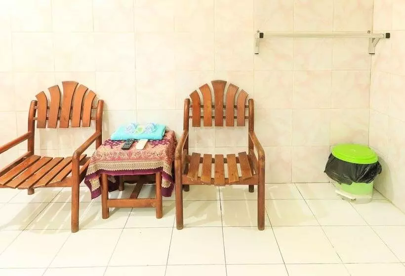 Pensió Dharmawati Homestay