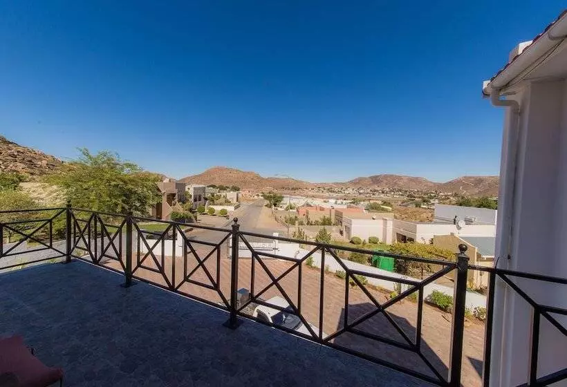 Majatalo Nama White Guest House