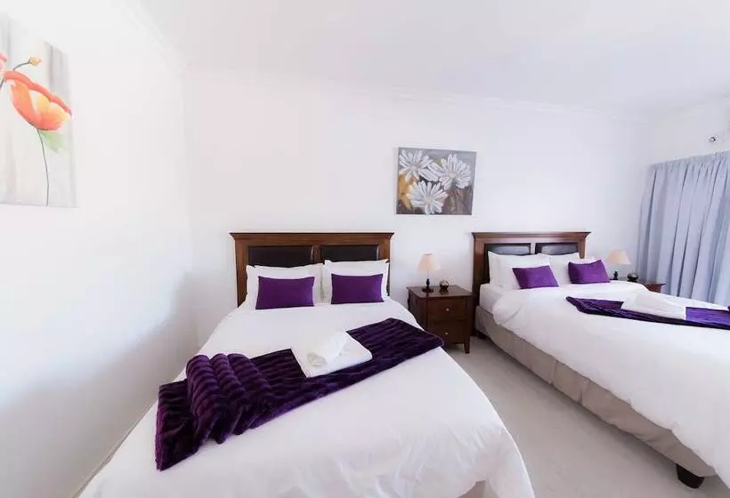 Majatalo Nama White Guest House