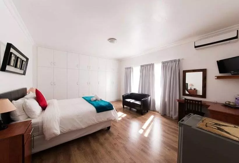 Majatalo Nama White Guest House