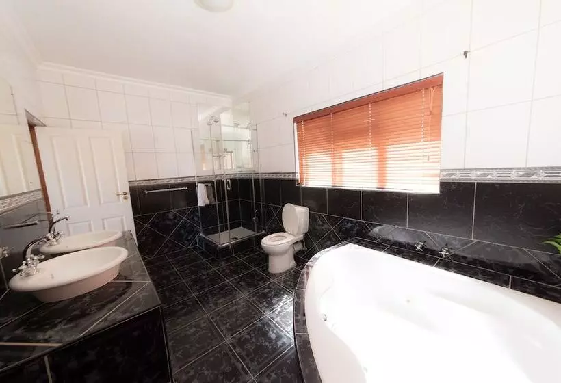 Majatalo Nama White Guest House