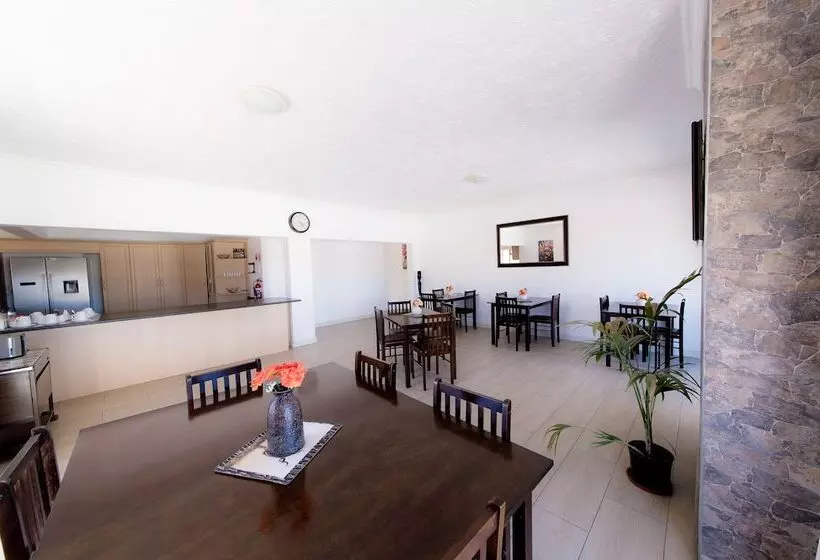 Majatalo Nama White Guest House