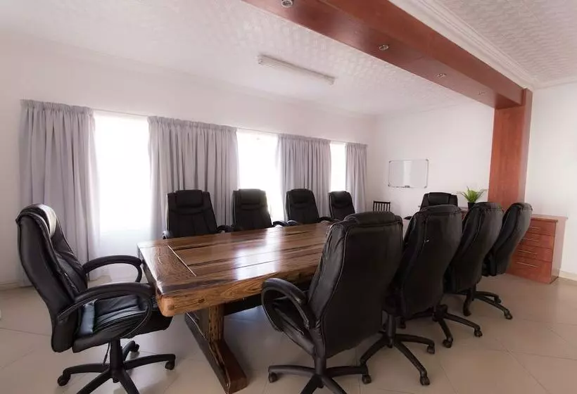 Majatalo Nama White Guest House