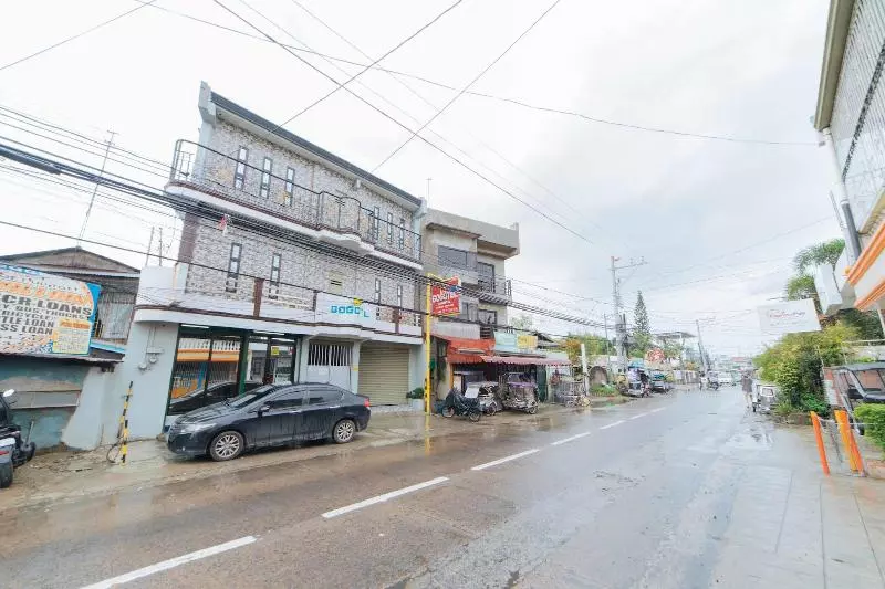 ペンション Reddoorz @ San Antonio Binan