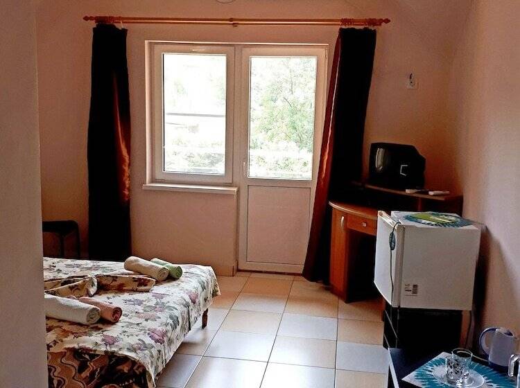 پانسیون Rodnichok Guest House