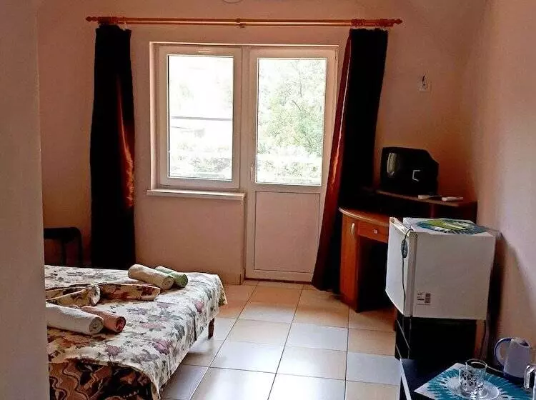 پانسیون Rodnichok Guest House