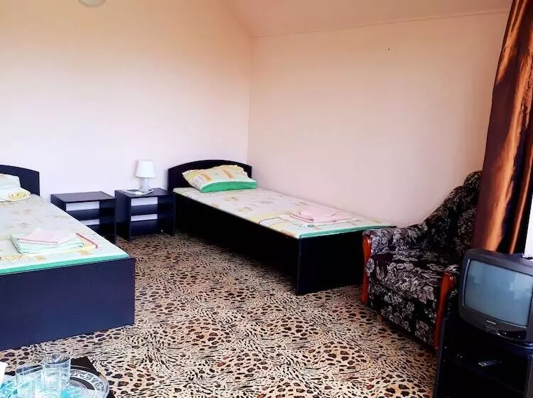 پانسیون Rodnichok Guest House