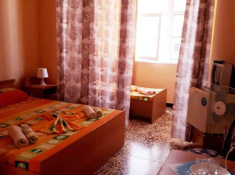 پانسیون Rodnichok Guest House