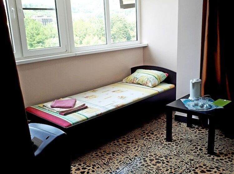 پانسیون Rodnichok Guest House