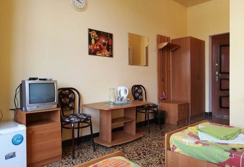 پانسیون Rodnichok Guest House