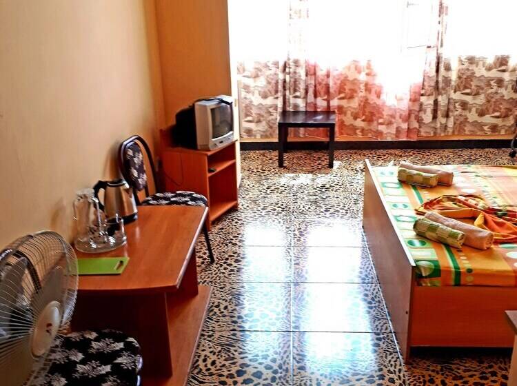 پانسیون Rodnichok Guest House