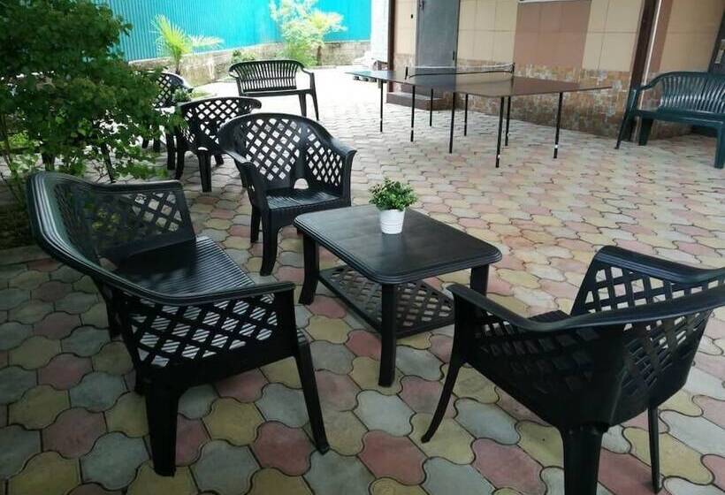 پانسیون Rodnichok Guest House