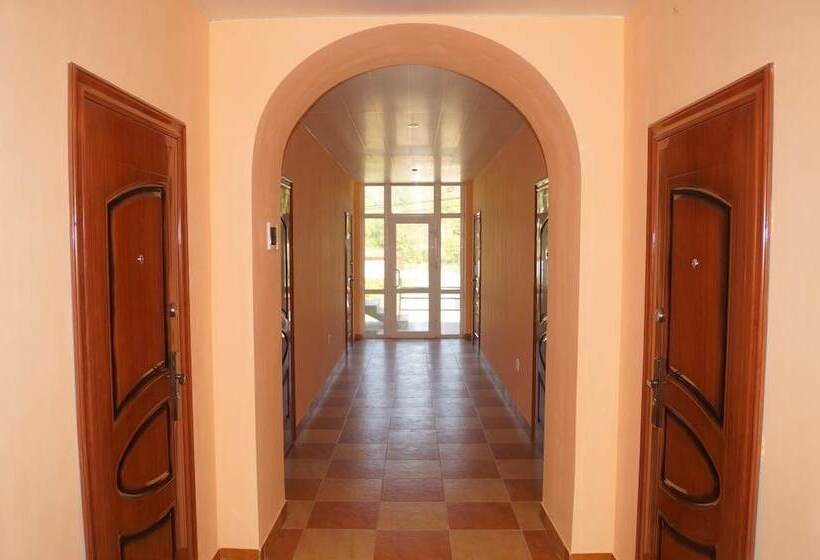 پانسیون Rodnichok Guest House