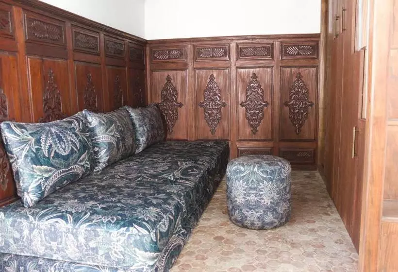ریاض Dar Fama