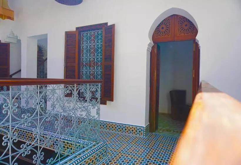 ریاض Dar Fama