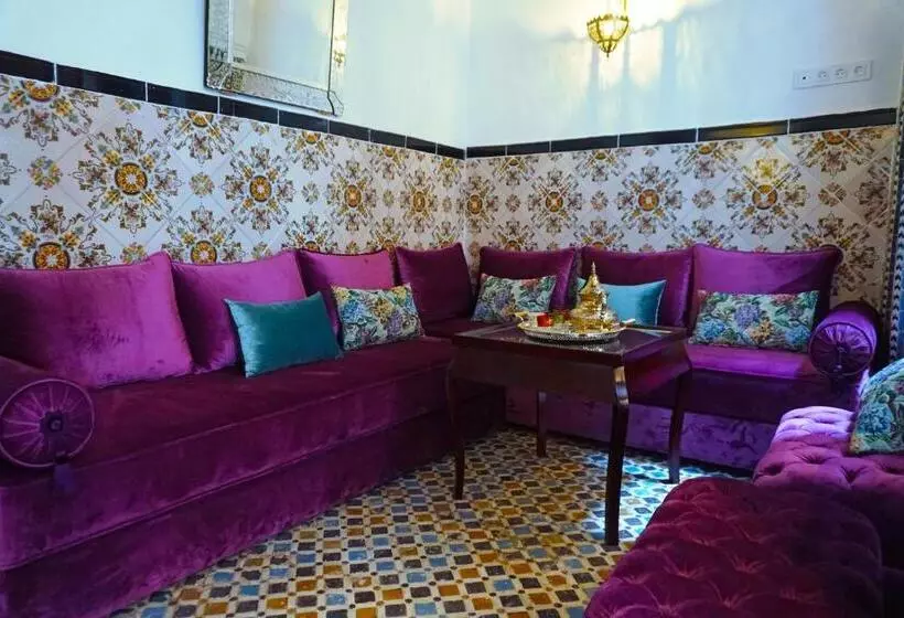 ریاض Dar Fama