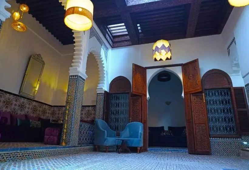 ریاض Dar Fama