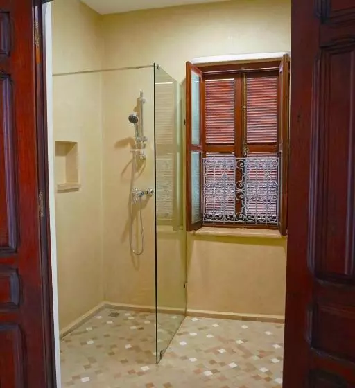 ریاض Dar Fama