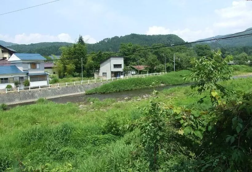 Ryokan Akakuraonsen Mogamiso