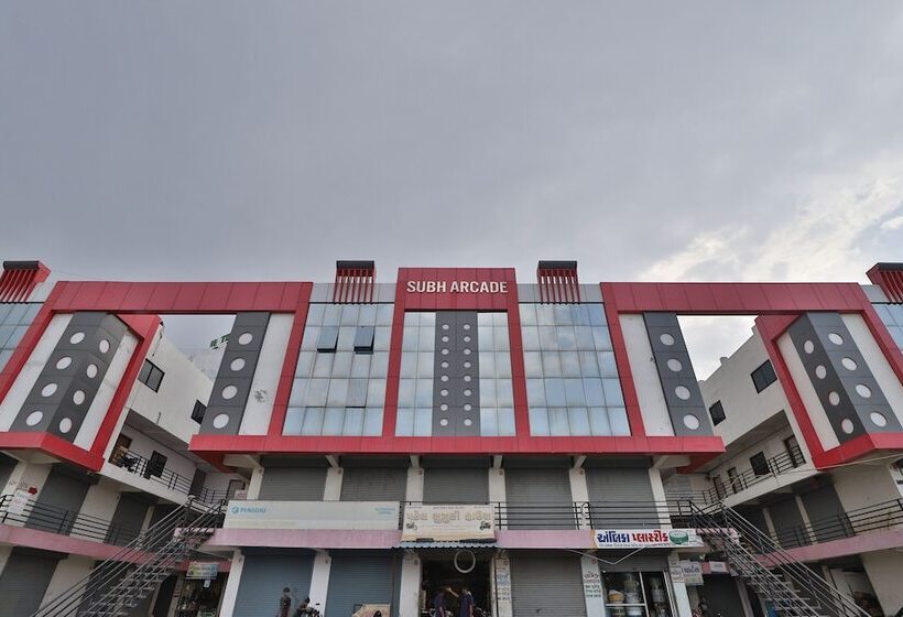 Spot On 44781 Hotel Shine Stay