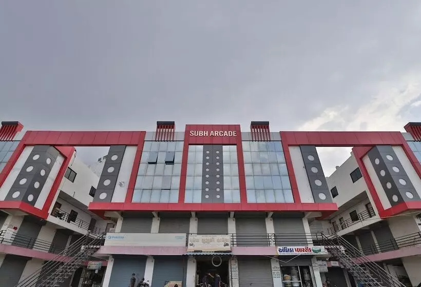 Spot On 44781 Hotel Shine Stay