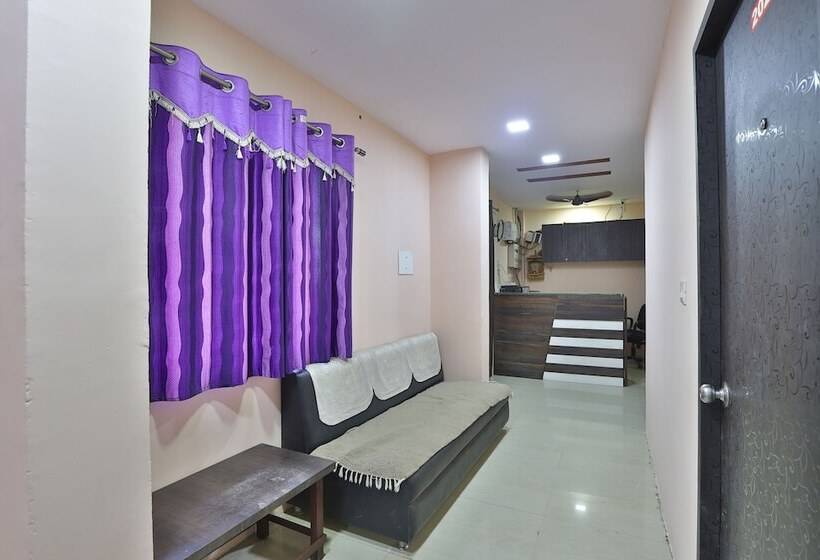 Spot On 44781 Hotel Shine Stay