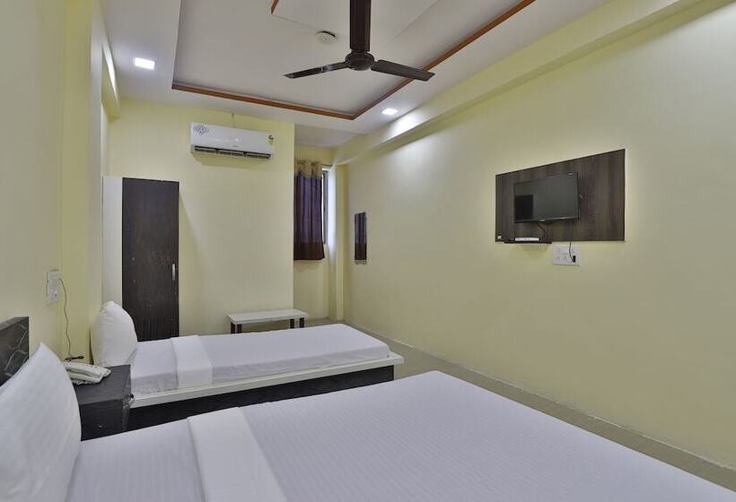 Spot On 44781 Hotel Shine Stay