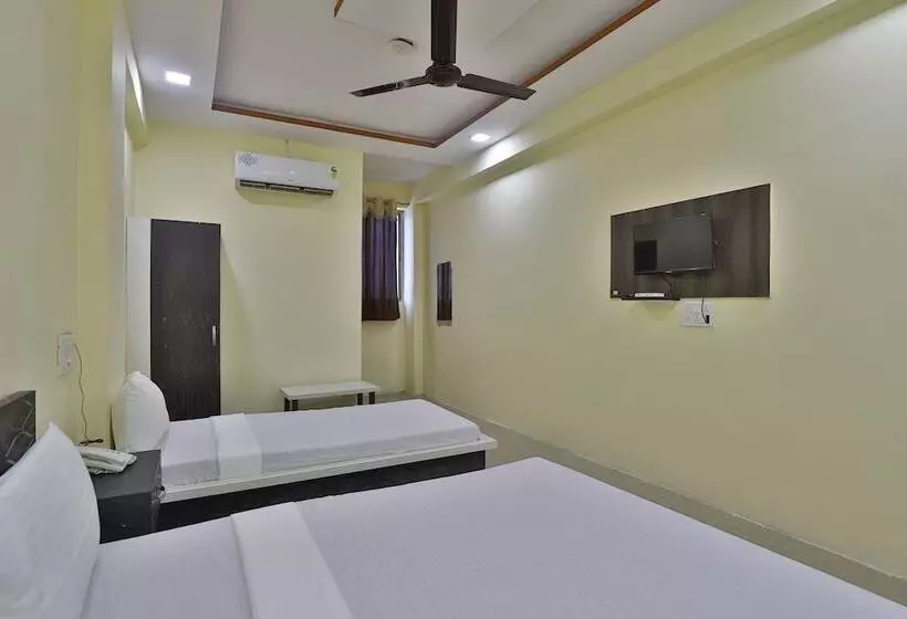 Spot On 44781 Hotel Shine Stay