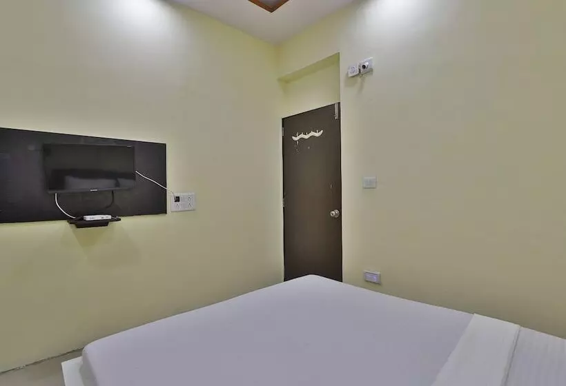 Spot On 44781 Hotel Shine Stay