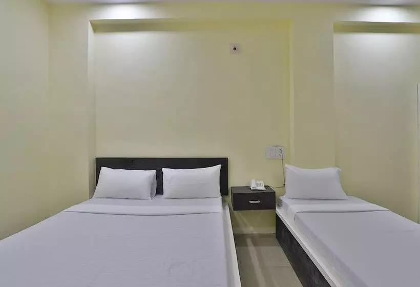 Spot On 44781 Hotel Shine Stay