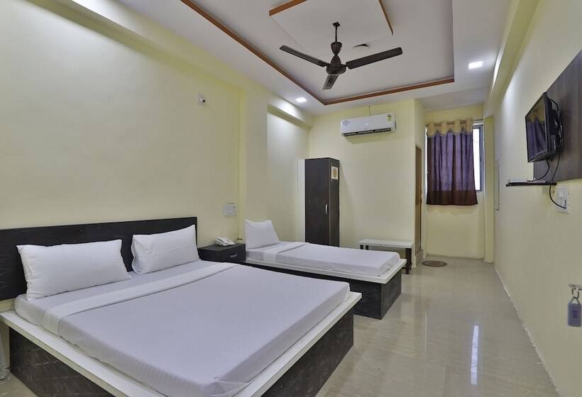 Spot On 44781 Hotel Shine Stay