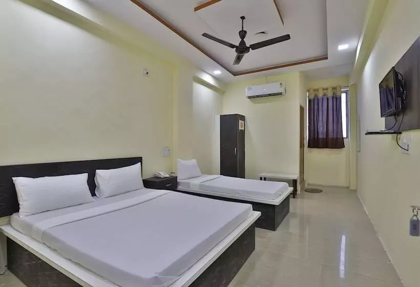 Spot On 44781 Hotel Shine Stay