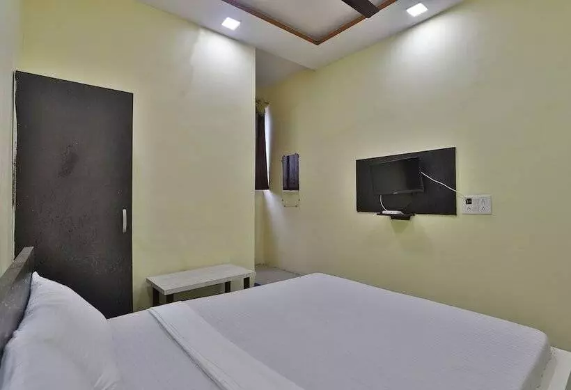 Spot On 44781 Hotel Shine Stay