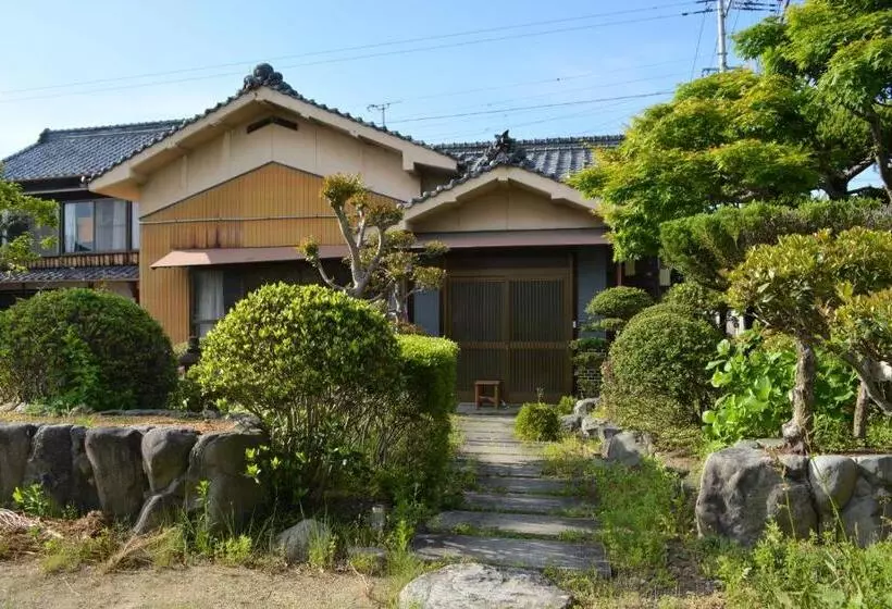 Retkeilymaja Bed N Chill Shippoya 七宝屋