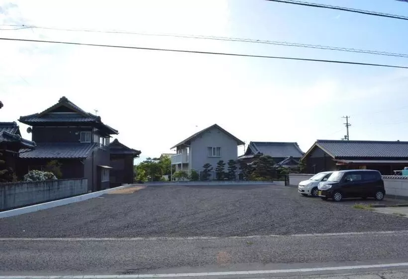 Retkeilymaja Bed N Chill Shippoya 七宝屋